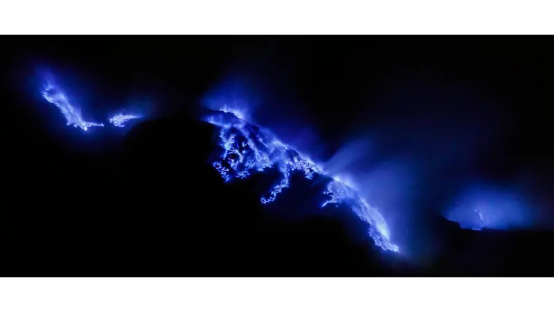 اللافا الزرقاء في إندونيسيا: اكتشف السر المذهل وراء البركان الساحر