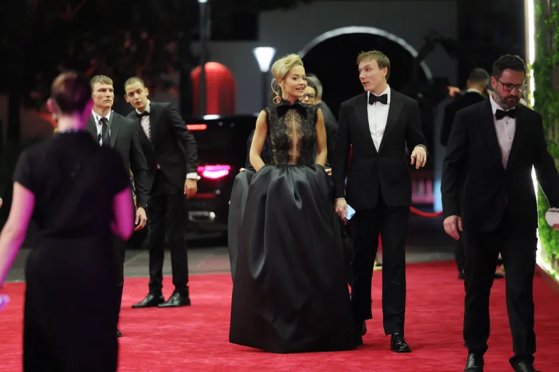 السينما تضيء جدة التاريخية.. 50 صورة توثق لحظات افتتاح مهرجان البحر الأحمر السينمائي