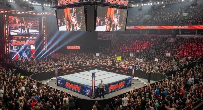 قبل العروض الكبرى.. ماذا فعل أبطال WWE في الدرعية؟ (فيديو)