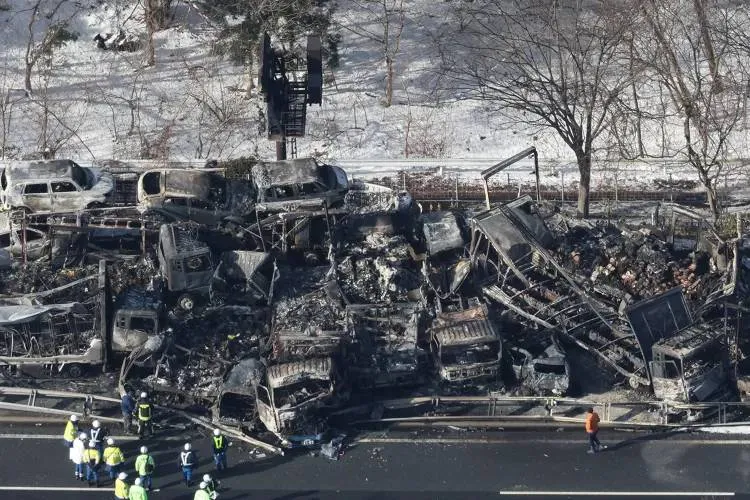 تصادم أكثر من 50 مركبة على طريق سريع في اليابان.. تعرّف على السبب (فيديو)