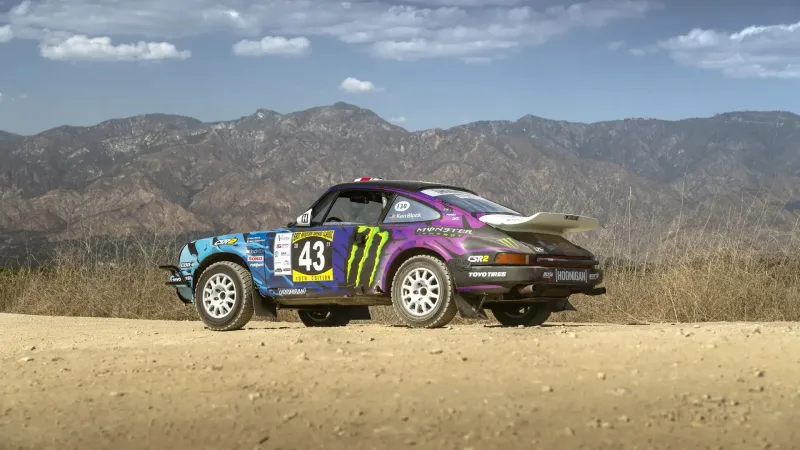 عرض "بورشه 911 سفاري" الخاصة بـ"كين بلوك" في مزاد.. وهذا سعرها