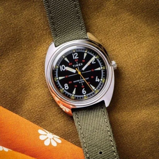 تايمكس تعيد سحر السبعينيات.. ساعة ميدانية كلاسيكية تلفت الأنظار