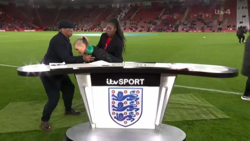 فاصل إعلاني طارئ بعد سقوط مذيعة على الهواء… فيديو يوثق ماذا حدث خلف الكواليس