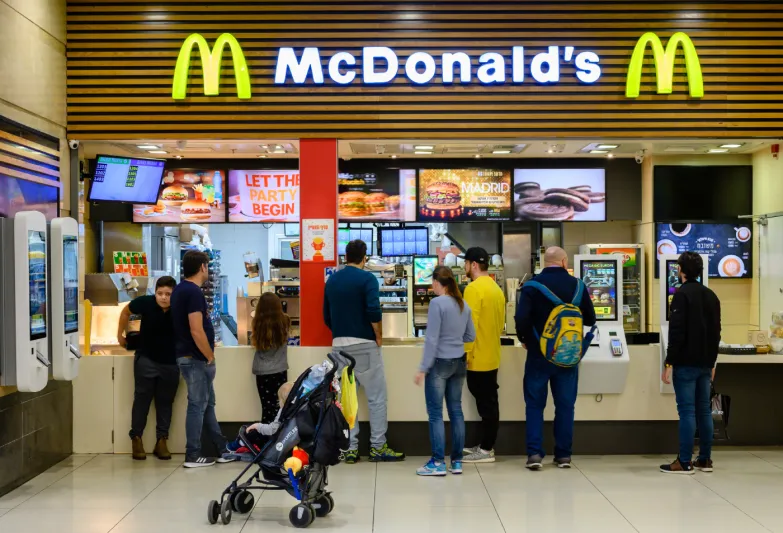 إعلان بالذكاء الاصطناعي يورّط ماكدونالدز.. والشركة تتراجع تحت الضغط (فيديو)