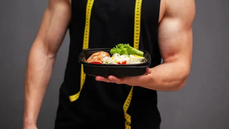 البروتين مفتاح استعادة اللياقة بعد الـ50 وتحفيز العضلات