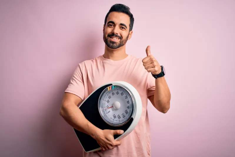 هل فقدان الوزن يحسن الأداء؟ العلم يوضح الفرق بين الدهون والعضلات