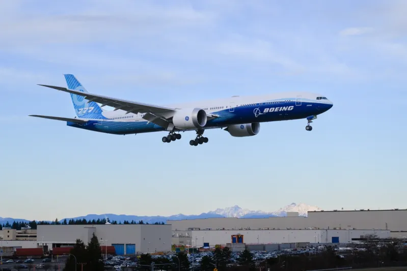 عرض جوي استثنائي.. Boeing 777-9 تكشف عن قدراتها بزاوية انحدار غير مسبوقة (فيديو)