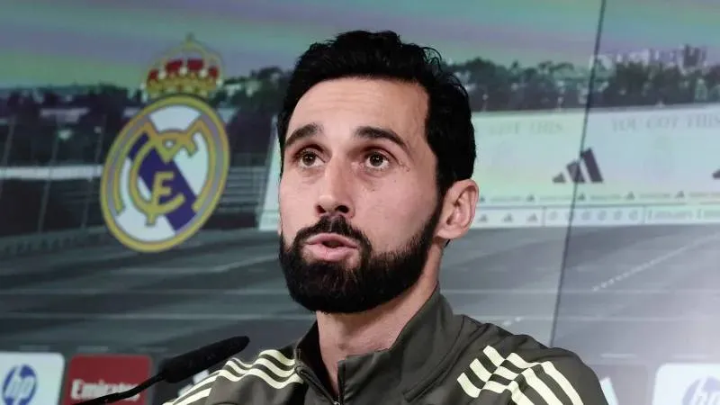 جيرارد بيكيه يسخر من أربيلوا بعد إخراج ريال مدريد المفاجئ