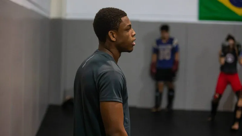 حادثة مروعة في نزالات UFC: مقاتل ينهار بعد بلوغ الحد الأقصى للوزن (فيديو)