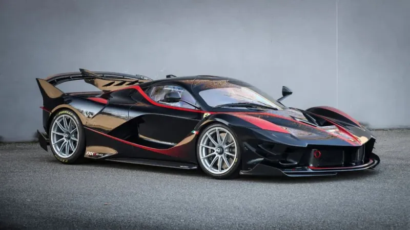 Ferrari FXX K Evo النادرة بمزاد باريس.. سيارة "صفرية" قد تلامس هذا السعر