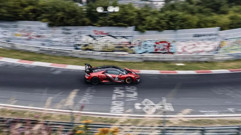 قفزة خارقة على الطريق.. Yangwang U9 تتحدى العوائق دون تدخل بشري (فيديو)