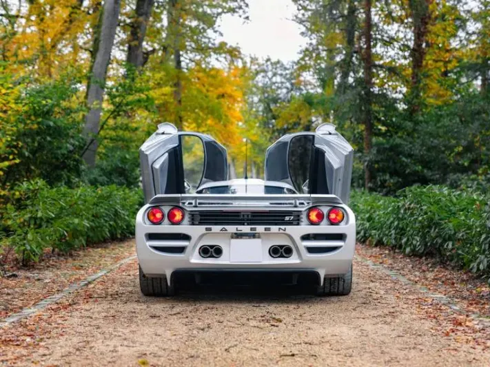  Saleen S7 الأمريكية تتألق في مزاد باريس 2026