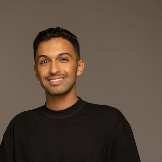 سلطان المرشد لـ"الرجل": Joy Awards أصبحت منصة عالمية تحتفي بالإبداع العربي (فيديو)