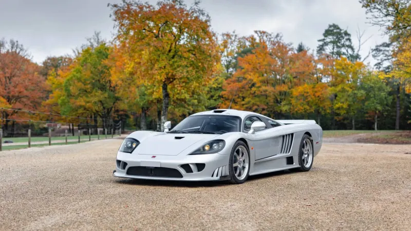  Saleen S7 الأمريكية تتألق في مزاد باريس 2026