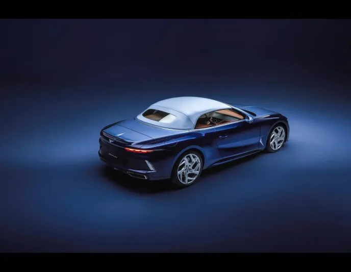 بنتلي تكشف عن أفخم سيارة Mulliner Coachbuilt في تاريخها