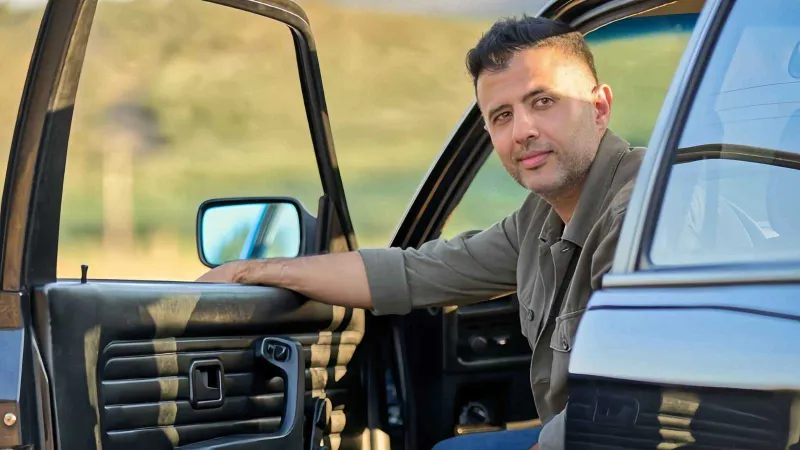 حمزة نمرة يروج لجولته الأوروبية بأسلوب فني مبتكر: تعرف على التفاصيل (فيديو)