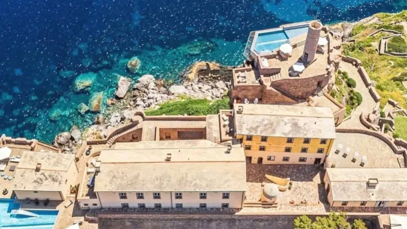 قلعة تاريخية في توسكانا تتحول إلى فرصة استثمارية فاخرة