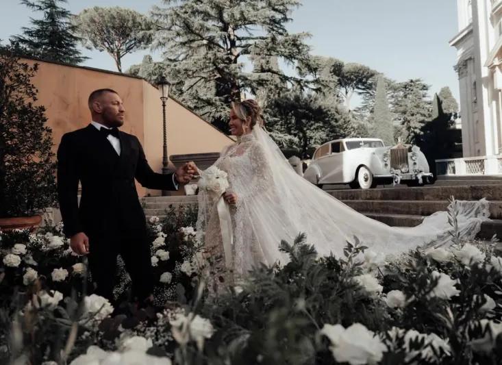 كونور ماكغريغور يكشف مفارقات وتفاصيل زفافه السري.. ماذا حدث؟