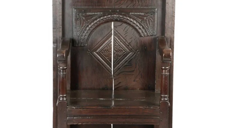 كرسي قاضي إعدام الملك تشارلز الأول في مزاد علني.. كم سيبلغ ثمنه؟