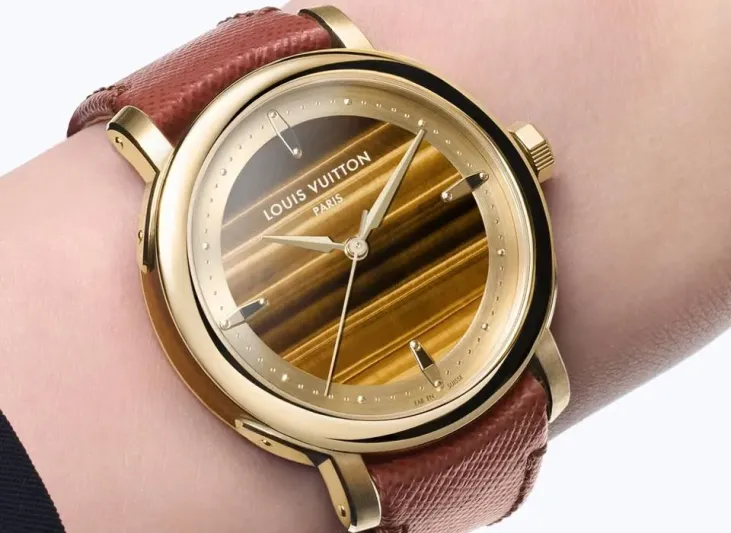 ساعات لويس فيتون تتألق بالذهب الخالص.. "Tambour" و"Escale" بإصدارات استثنائية