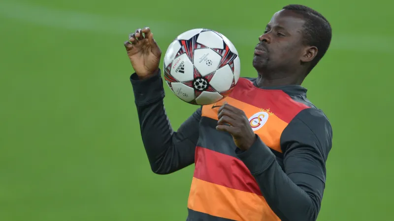 من الملعب إلى الحصار.. قصة ليلة مرعبة عاشها إيبويه مع غلطة سراي (فيديو)