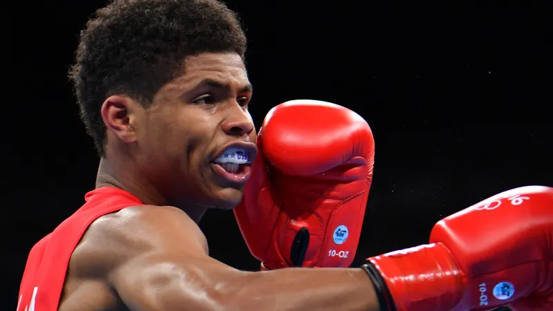 من الأفضل في الملاكمة؟ ستيفنسون يختار اسماً غير متوقع 