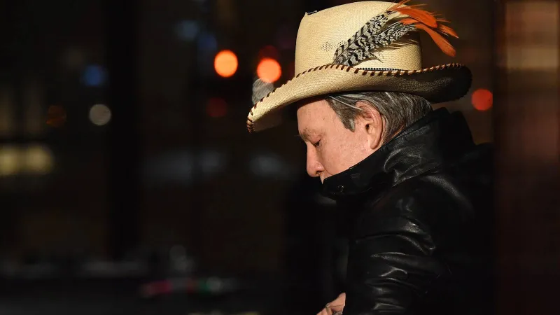 نجم هوليوود يهاجم حملة تبرعات لسداد إيجار منزله.. ما القصة؟