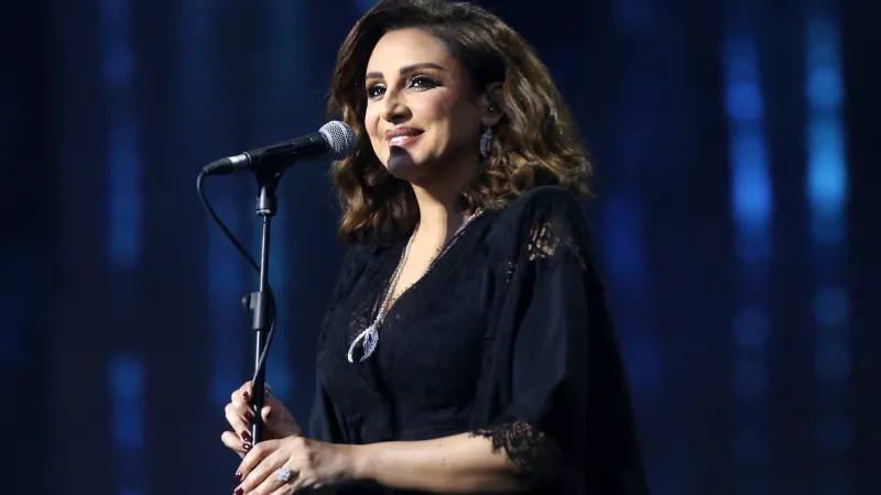 مفاجآت ليلة الحب.. أنغام تعيد الطرب الأصيل لجمهور الرياض (فيديو)