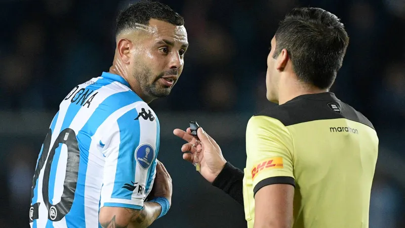 قصة مثيرة للجدل.. هل أصبح هذا اللاعب الشهير أبًا في سن 11 عامًا؟