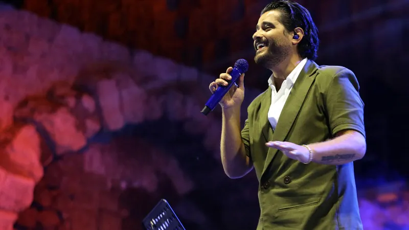 ناصيف زيتون ودانييلا رحمة يرزقان بطفلهما الأول.. ما اسمه؟ (فيديو)