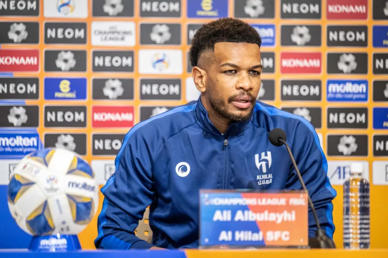 شروط جديدة من علي البليهي تعقّد مفاوضات انتقاله إلى الشباب (فيديو)