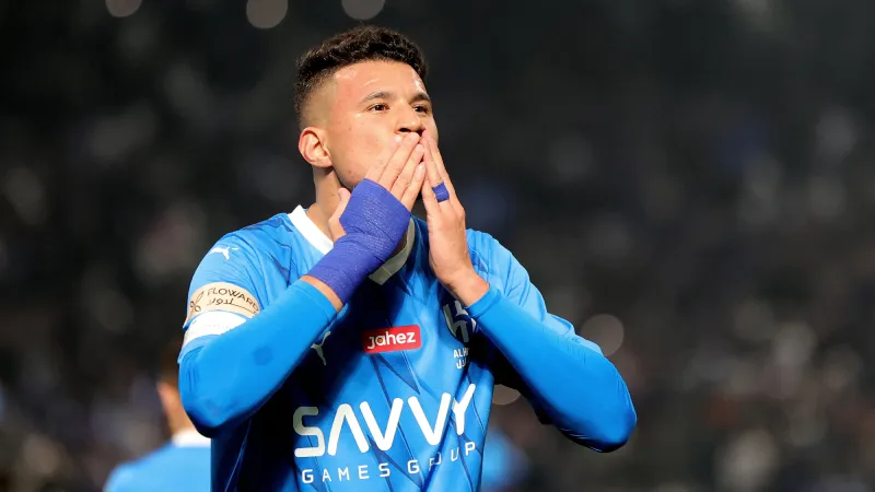 صفقة شتوية مذهلة.. هل ينضم عبد الله الحمدان للنصر قريبًا؟