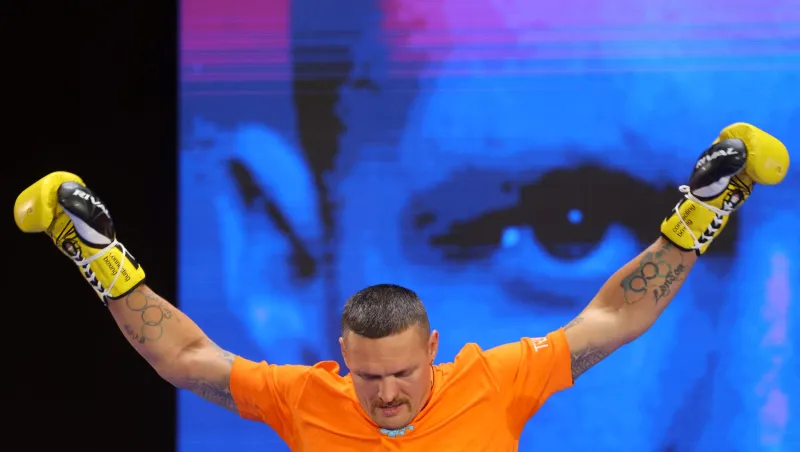 أوليكساندر أوسيك يحدد موعد اعتزاله.. كم نزالًا سيخوض؟