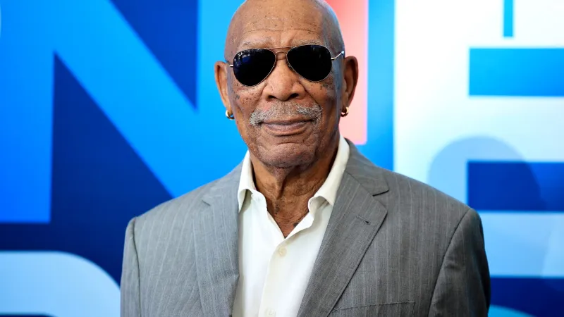 مورغان فريمان يكشف سر اللياقة والشباب في الثمانين!