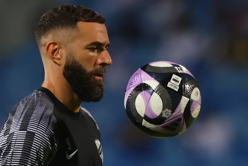 خلال لقاء بجدة.. ماذا قال بنزيما لرئيس ريال مدريد عن ألونسو وخط وسط "الملكي"؟ (فيديو) 