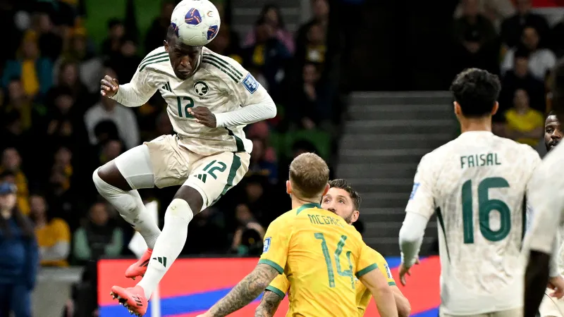 رد رسمي من روما.. هل يعود سعود عبد الحميد للهلال أم النصر؟