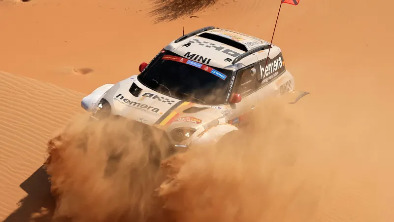 دي ميفيوس يفاجئ المنافسين ويفوز بالمرحلة الأولى من رالي دكار 2026 (فيديو)