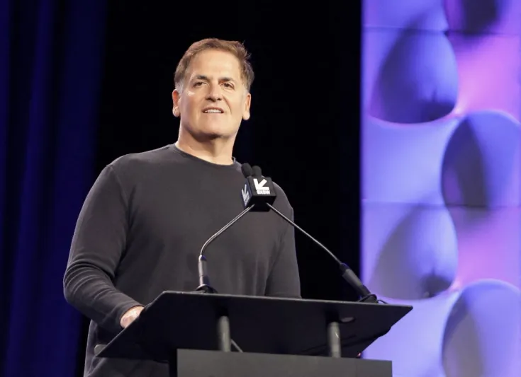 مارك كوبان يحذر الرؤساء التنفيذيين من مخاطر روبوتات الذكاء الاصطناعي