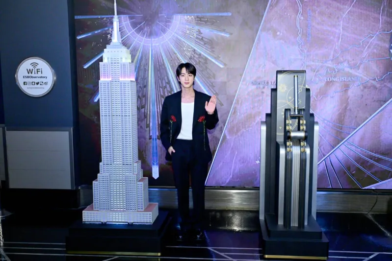 من BTS إلى النجاح الفردي: كيف حقق جين ثروته؟