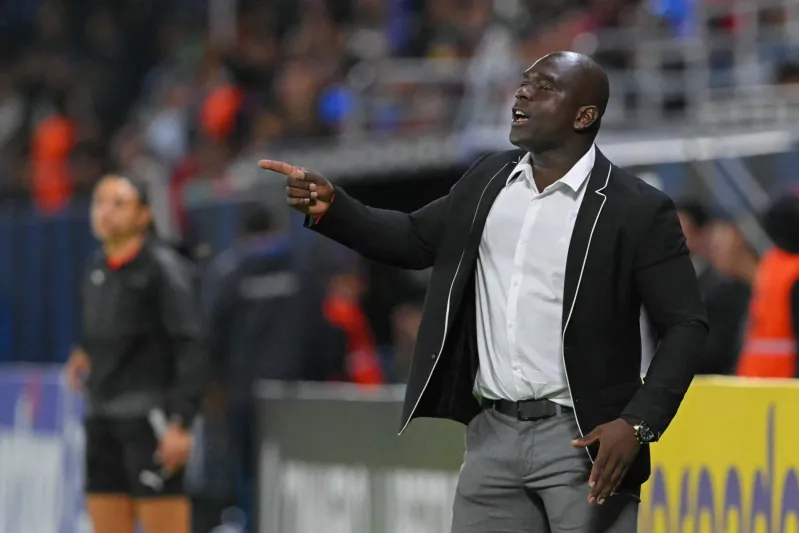 بعد إقصاء كورينثيانز.. كاستيو يبهر الجماهير بإطلالاته الأنيقة