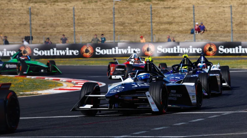 29 يومًا قبل الانطلاق.. كيف تستعد جدة لسباقات "الفورمولا إي"؟