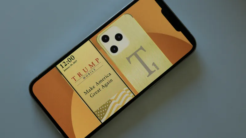 تأجيل مفاجئ للهاتف الذهبي.. سر تأخر ترامب موبايل في 2025؟