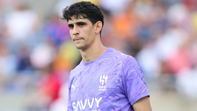 الهلال يستعيد حارسه: هل يشارك ياسين بونو في المواجهة القادمة؟