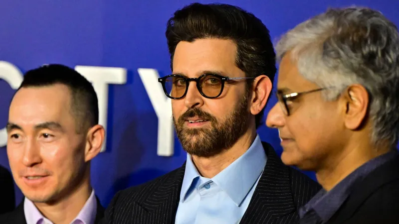 في عيد ميلاده الـ 52.. كم تبلغ ثروة نجم بوليوود هريثيك روشان؟