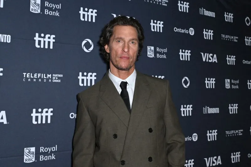 ماثيو ماكونهي يحصّن بصمته الصوتية ويحوّلها لأداة استثمارية (فيديو)