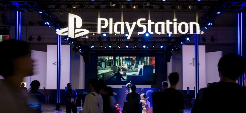 بلايستيشن تقدم إصدارًا نادرًا من يد التحكم لعشاق التميز والندرة (فيديو)