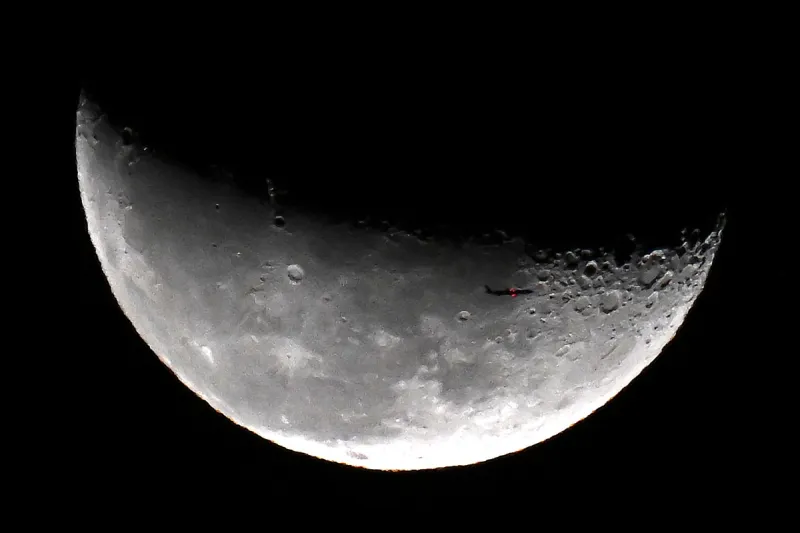 كويكب يهدد القمر في 2032: هل نحن على أعتاب كارثة؟