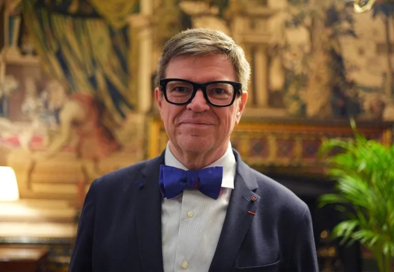 "عرّاب الذكاء الاصطناعي" ينتقد هذا الرجل في "ميتا": شاب وعديم الخبرة