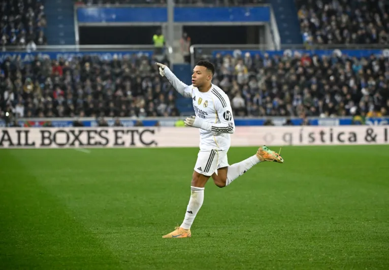 زر إعجاب مبابي على إكس يثير ضجة.. إليك الحقيقة!