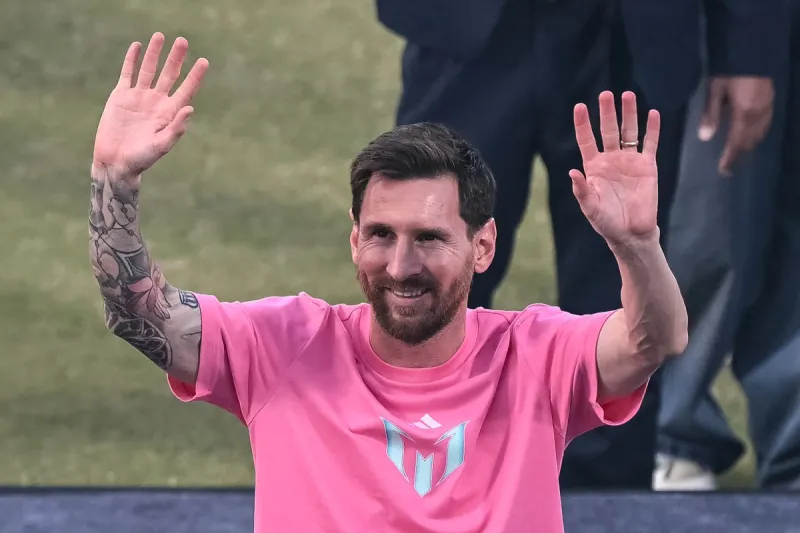 فيديو ليونيل ميسي العائلي يثير التساؤلات.. من الفتاة التي خطفت الأنظار؟